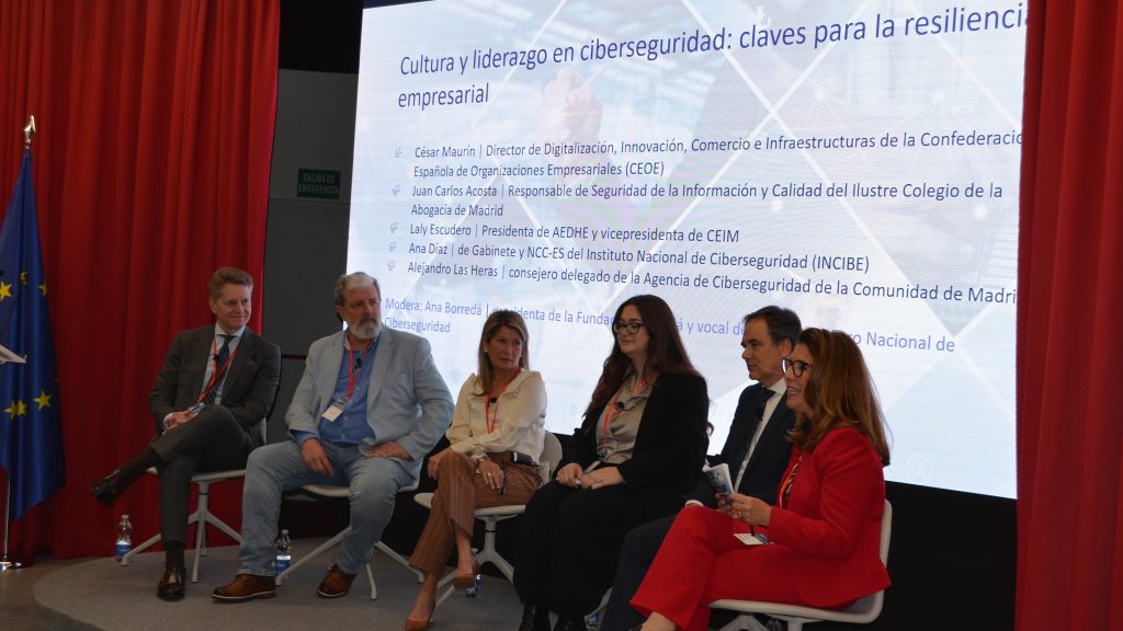 Primera mesa de Debate durante la I Jornada de Ciberseguridad y Pymes